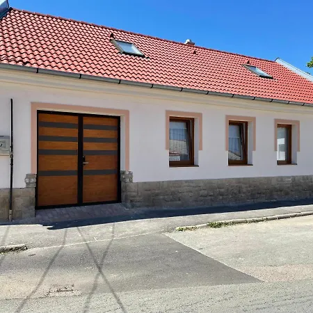Servita Vendeghaz Eger